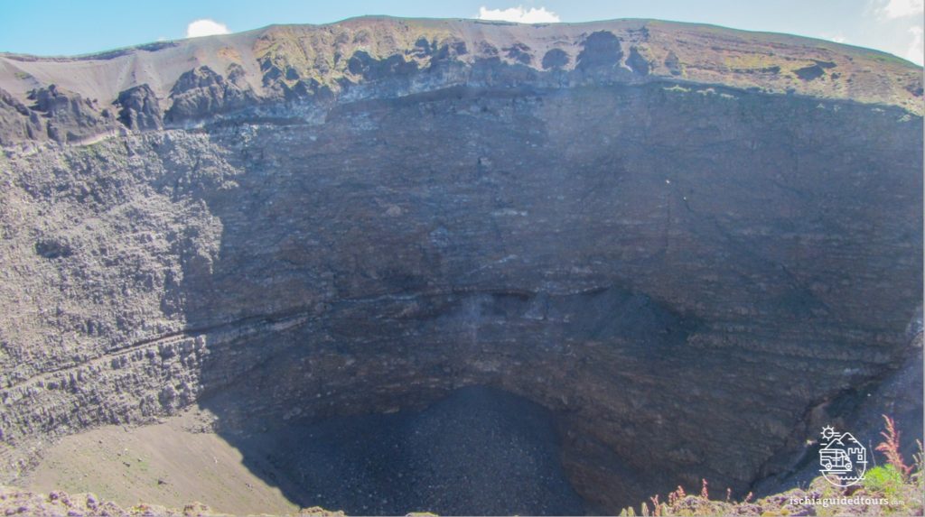 Mount Vesuvius, Vesuvio, Naples, Volcano, Pompeii, 79 A.D. vesuvius eruption, hike to Vesuvius, trek to Mount Vesuvius, guided tour Vesuvius, Pompeii tou, Ischia Vesuvius, guided tours Amalfi coast, Capri, Ischia tour to Vesuvius, excursions Mount Vesuvius, trip to Mount Vesuvius from Ischia